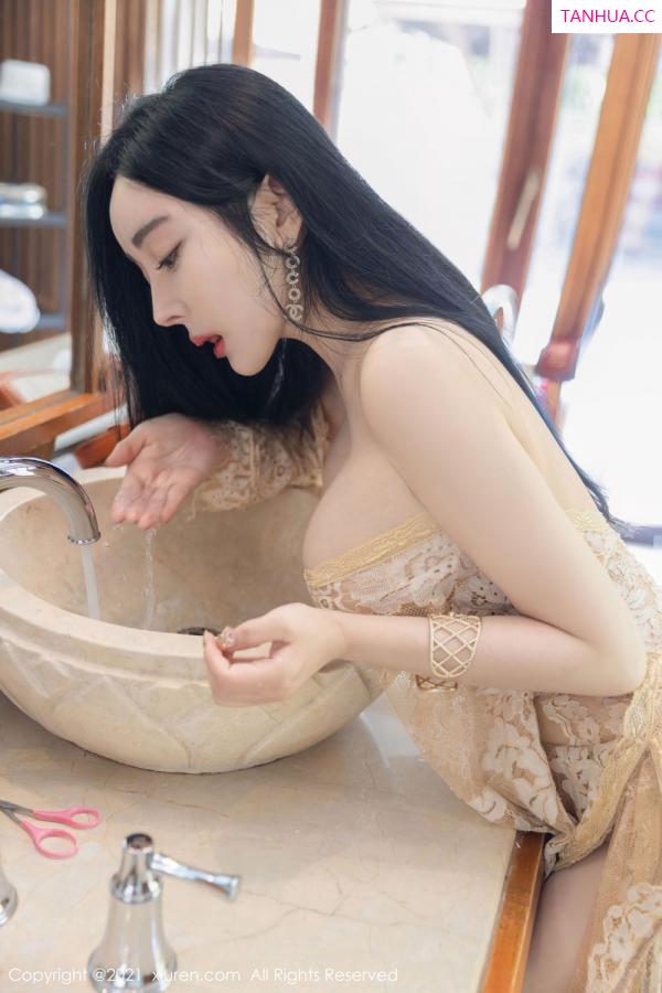 允薾  [XiuRen]高清写真图 2021.10.09 No.4040 允薾第48张图片